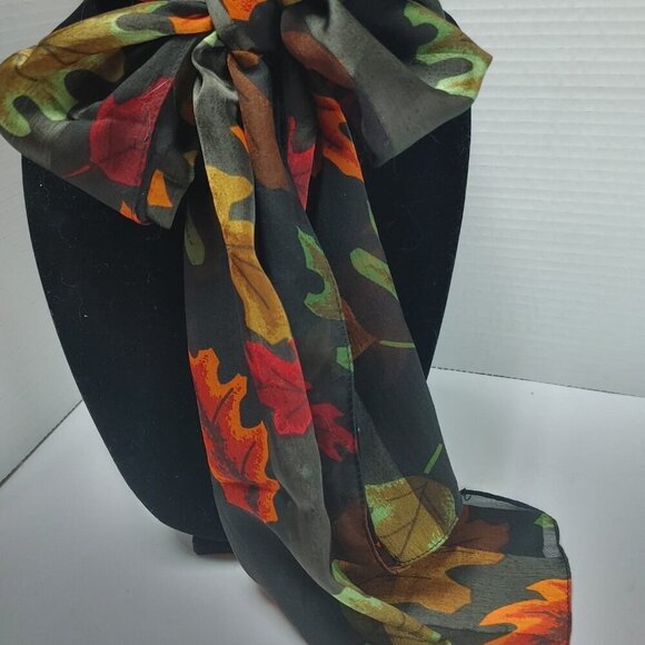 Ladies silk scarf & matching Red Acrylic Necklace VTG - Red - Black - Picture 7 of 10